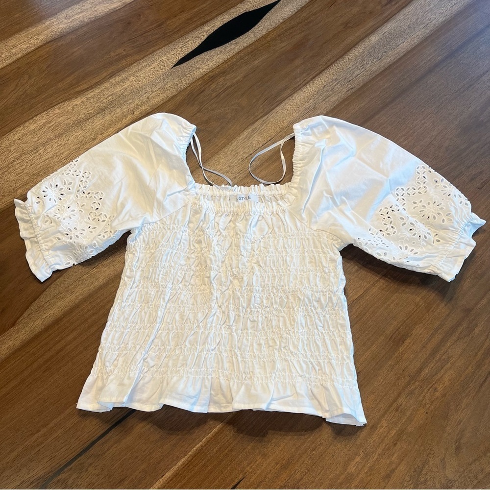 NWOT⛱️MyStyle - White Cotton Eyelet Smocked Blouse - M